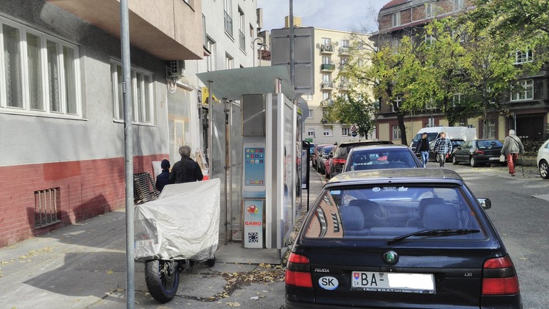 Telefónna búdka na Medenej