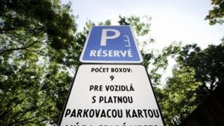 Návštevníci musia parkovať drahšie, žiadajú staromešťania - Parkovanie