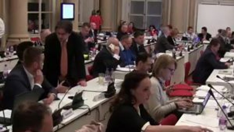 Poslanci neschválili ani metodiku vyplácania kompenzácie pre reštituentov - zastup2017_2