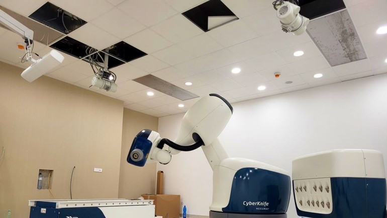 V Nemocnici Bory inštalujú veľkú medicínsku techniku cyber knife