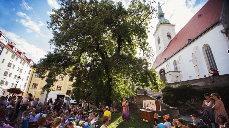 Rozprávky pri Dome Kultúrne leto a hradné slávnosti