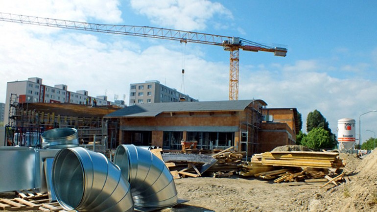 Plaváreň definitívne otvoria až v zime - plavaren_vystavba