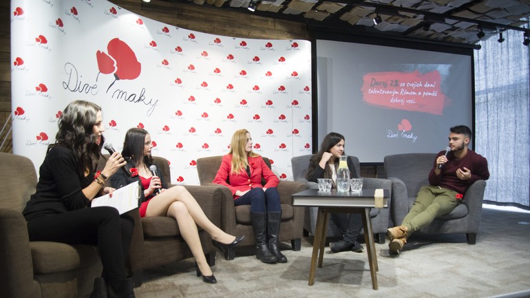 Sprava Daniel Bunda, Dominika Csizmárová a správkyňa OZ Divé maky Barbora Kohútiková a členka správnej rady Mária Potočárová