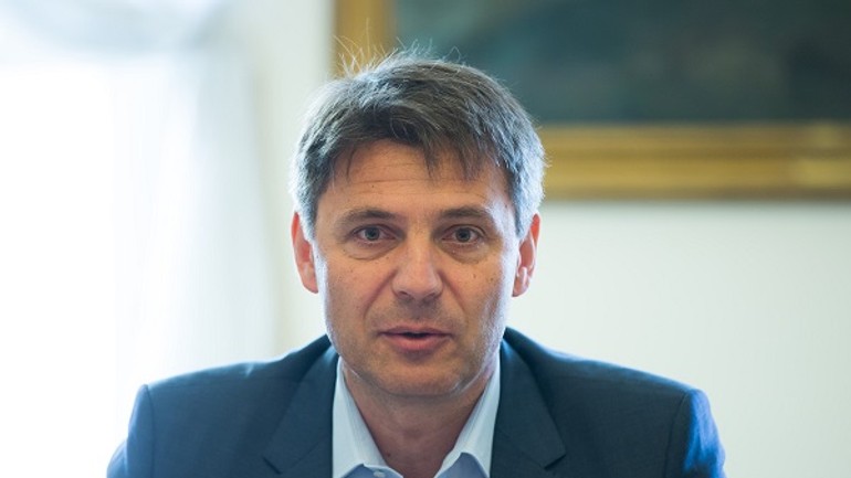 Primátor nemieni ďalej tolerovať, že zlý zákon rozoštváva bratislavu - Nesrovnal port