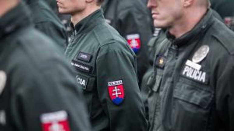 Nočná naháňačka cez celé mesto: muža nezastavila ani streľba - Policajt