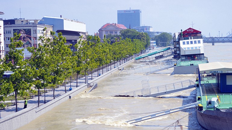 Bratislava odolala storočnej vode - dunaj_12