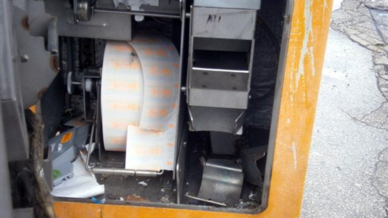 Najväčšie škody počas silvestrovskej noci zrejme utrpel dpb - automat_poskodeny1