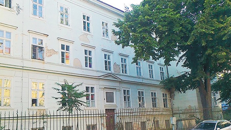 Z pôrodnice na zochovej ulici je len ruina - pamatnik14_zochova1