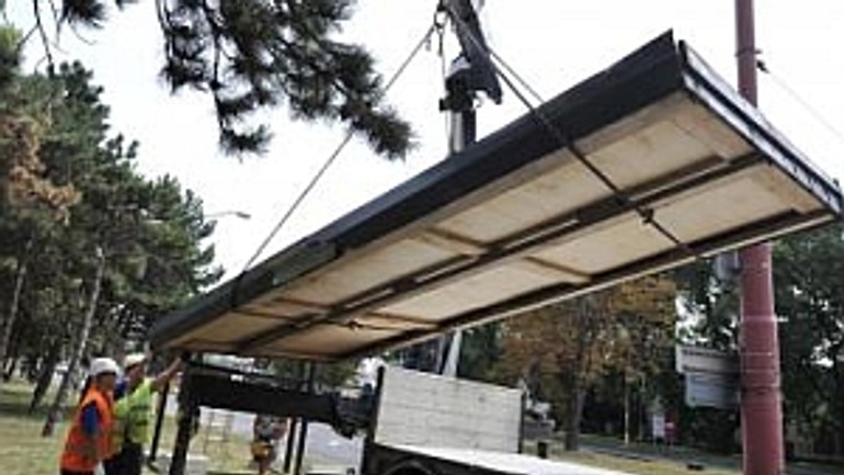 Bratislavská samospráva odstránila prvé bilbordy načierno - Bilbord odstranenie1