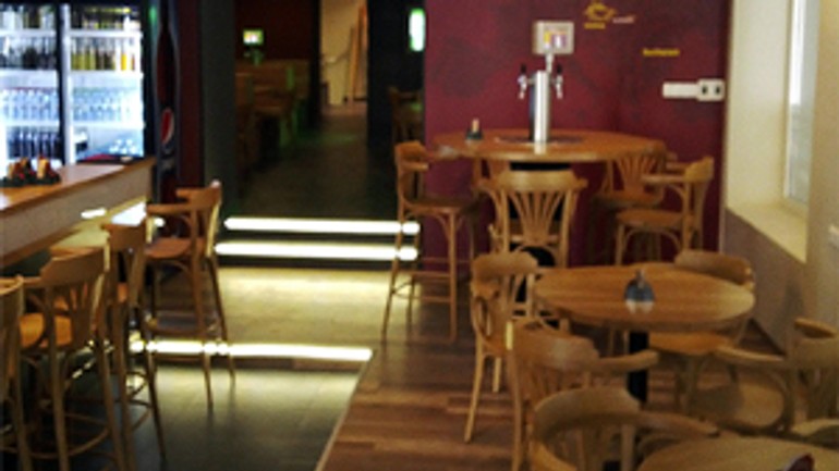 The pub lepšie čapuje pivo, ako varí - the_pub1