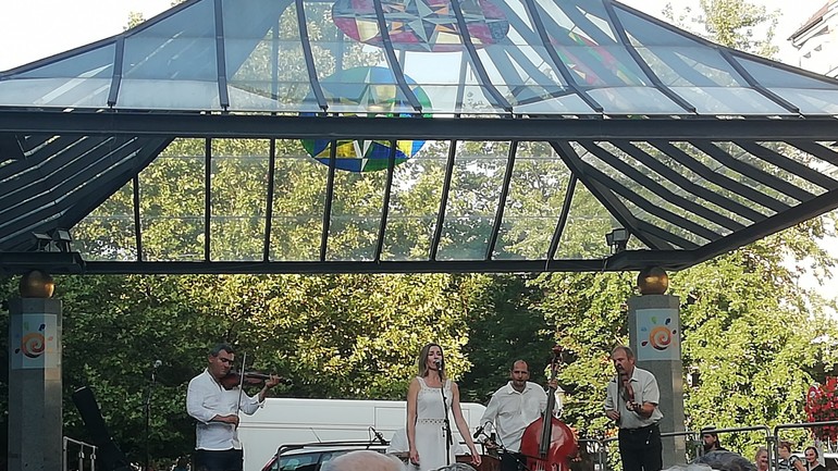 Róbert Lakatos so skupinou Rév (Menšinové kultúrne leto)