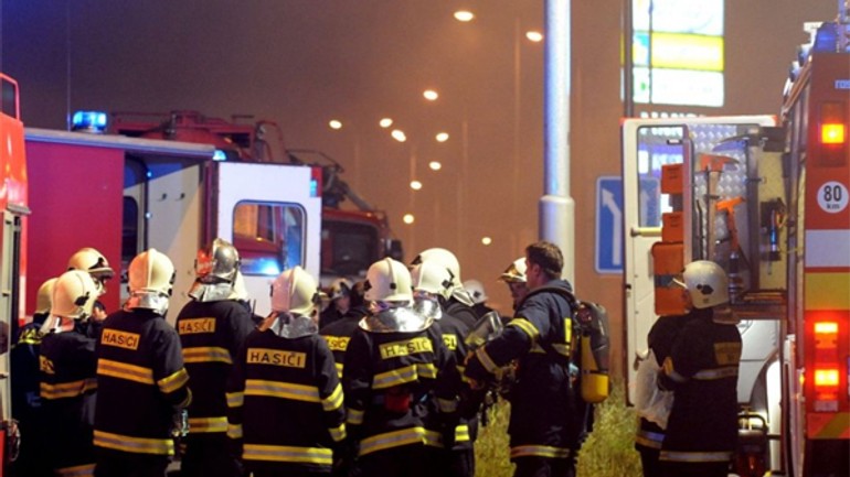 Hasiči zasahovali pri požiari domu na beňadickej ulici - hasici2