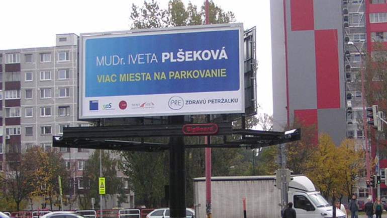 Štrnásť bilbordov stojí bez povolenia - Bigboard2