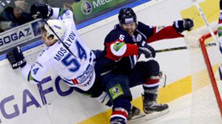 Khl: slovan prehral s dinamom moskva aj do tretice - hcslovan_dinamo1