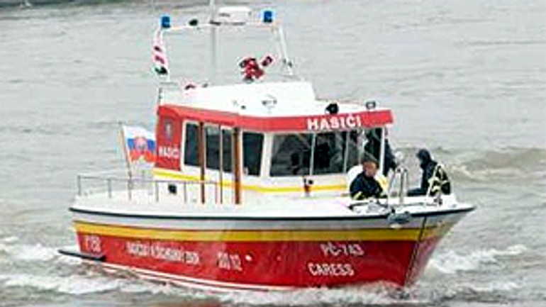 Muž skočil z mosta lafranconi do dunaja, hasiči ho nenašli - hasici_cln