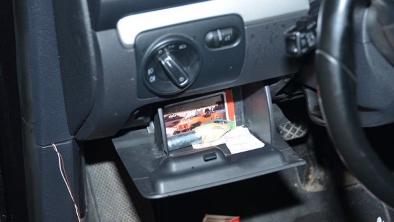 Policajti prichytili vlamačov, pri prehliadke ich auta sa nestačili čudovať - 001 (1)