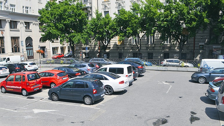 Na komenského námestí môže byť od roku 2016 opäť verejný park - komenskeho