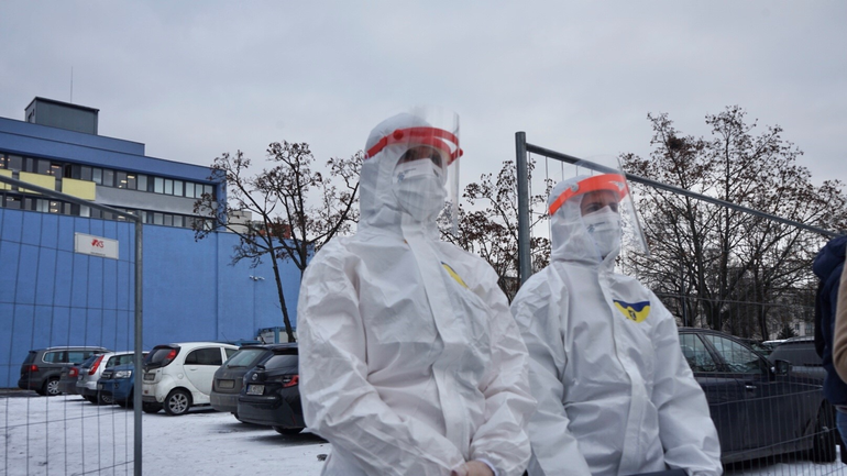 covid ochranné obleky -  pracovníci