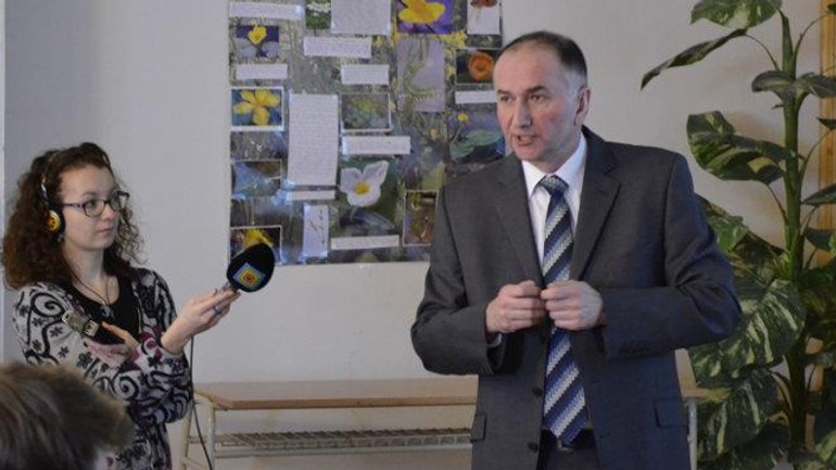 Ministra školstva sa gymnazisti pýtali na gorilu - Minister1