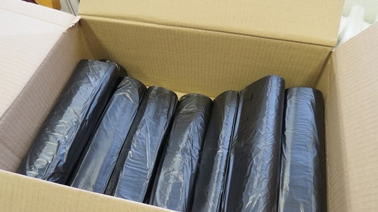 Psíčkari si môžu vyzdvihnúť vrecká na exkrementy - Vrecka_psie_ex