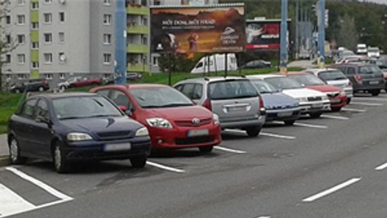 Za šikmé parkovanie hrozí pokuta - majernikova_parkovanie
