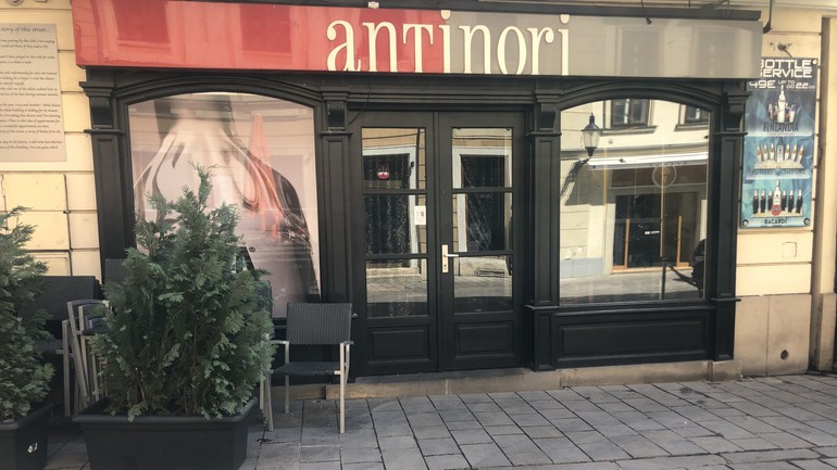 Priestor pred Antinori na Ventúrskej