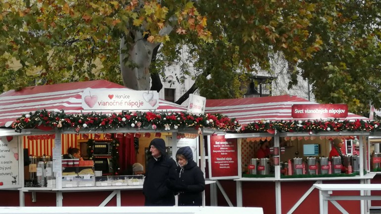 Staromestské vianočné trhy na Hviezdoslavovom námestí