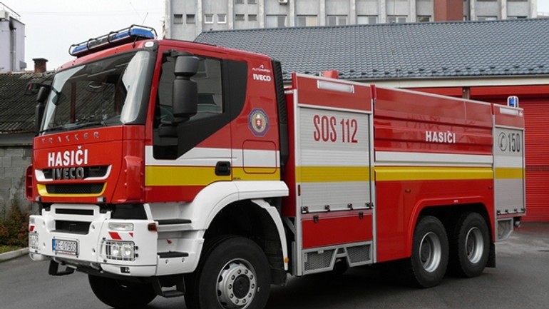 V dúbravke znova horelo - 17 hasičov malo, čo robiť, aby oheň skrotilo - trakker_1