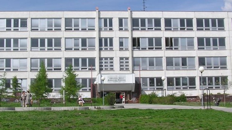 Okná na škole nevymenili, dôvodom bol zrušený tender - zs_majernikova
