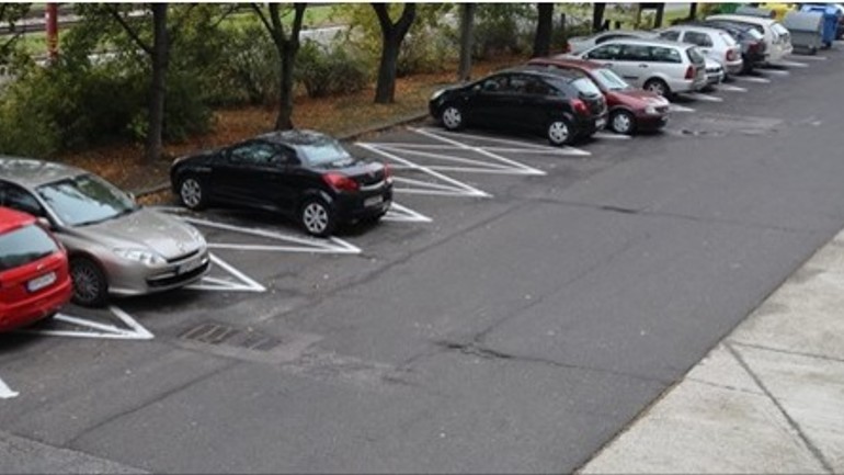 Karlova ves rozšíri rezidentské parkovanie i na dlhé diely - parking karlovka