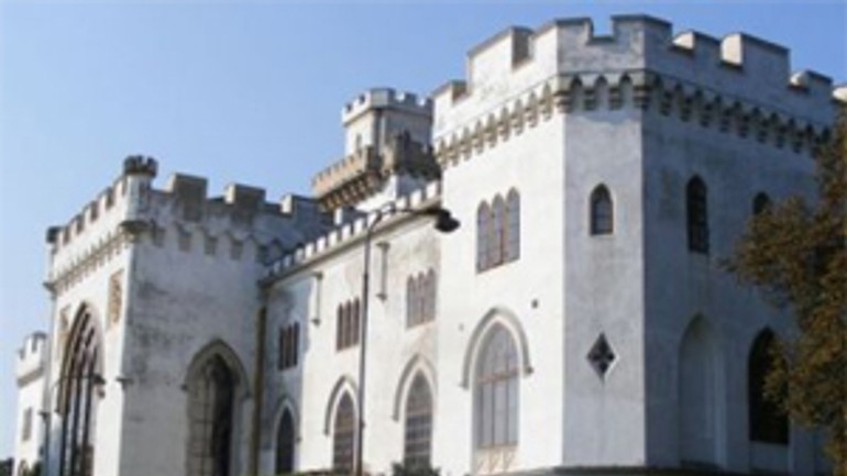 Najvyšší súd zrušil rozsudok v kauze kaštieľa v rusovciach - Rusovce kastiel