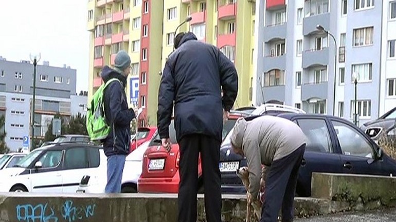 Mestskí policajti dnes zaostrili svoju pozornosť na psíčkarov - msp psickari karlovka