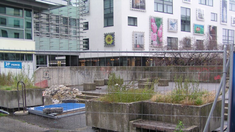 Nad vchodom do podchodu môžu stavať - Podchod hodzovo1