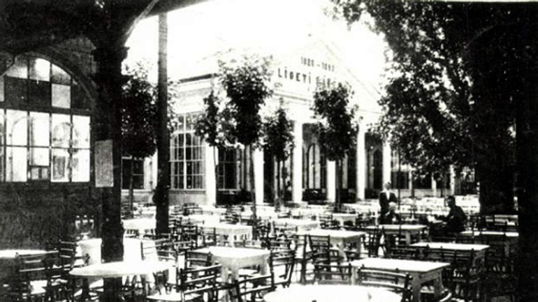 Kaviarne mali kaziť najmä zbožnú mládež - kedysi_201524_cafe_stahl