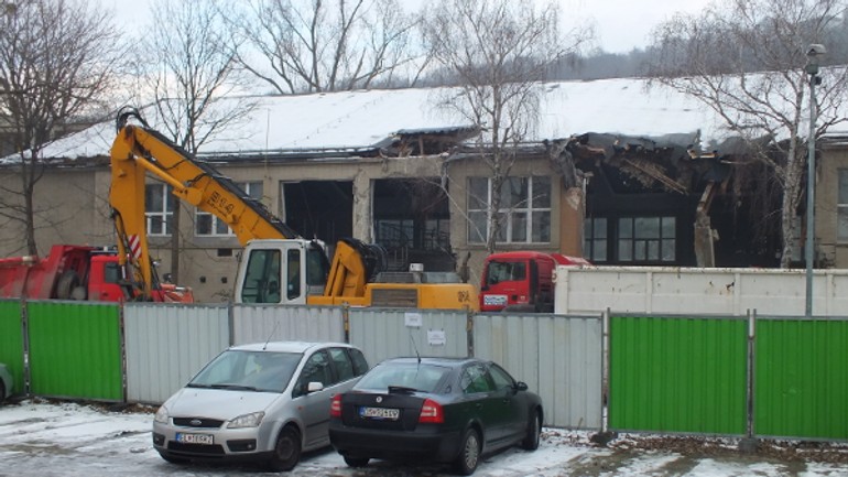 Budovy pko padli už pred silvestrom - pko_buranie1