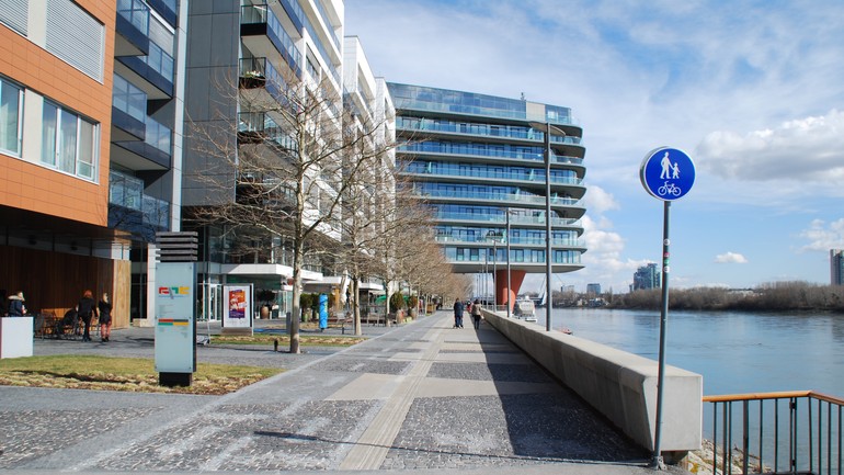 Dunajská promenáda pri River parku