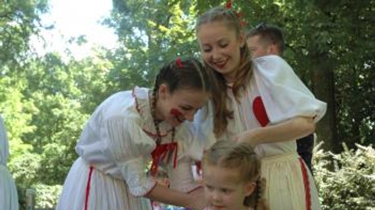 Sľuk pripravil deň detí inšpirovaný ľudovou kultúrou - t_27052017Den_Sluku2432626
