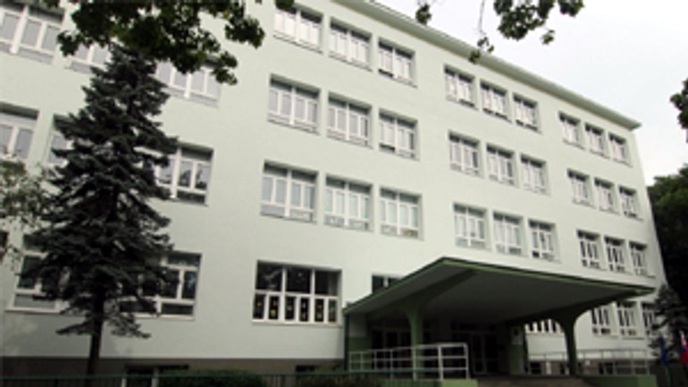 Nové mesto otvorilo ďalšiu vynovenú školu a škôlky - skola_ceska