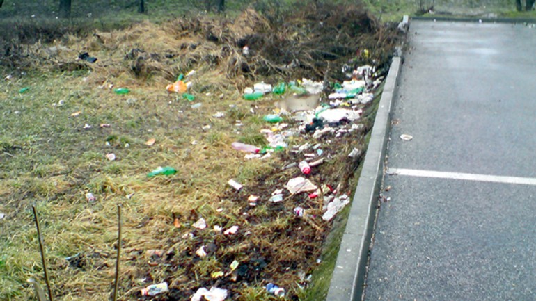 Majitelia pozemkov musia začať s jarným čistením - Bordel1