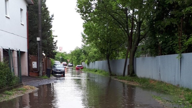 Štedrá ulica po daždi