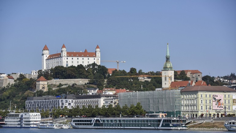 Dunaj, Bratislavský hrad