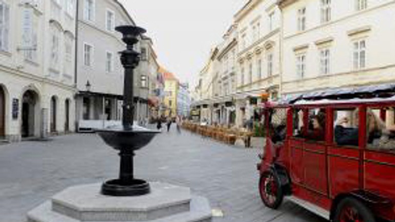 Vtáčia fontána slúži ľuďom aj zvieratám - Fontana vtacia