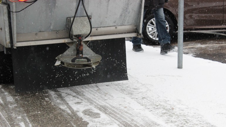 Posyp zeolitom v Dúbravke