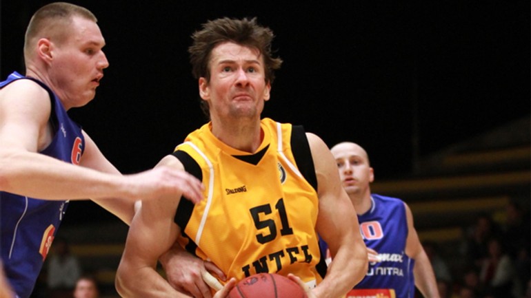 Basketbalisti interu bratislava prehrali v nitre 86:97 - bkinter_NR1