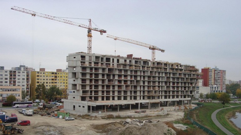 Petržalka city prináša medzi paneláky originálnu architektúru - Petrzalka city1