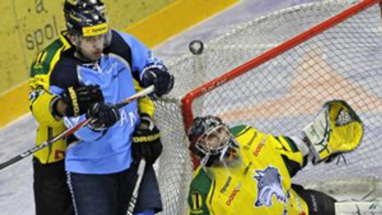 Slovan vedie v štvrťfinálovej sérii play off nad žilinou 2:0 - Slovan za2 1