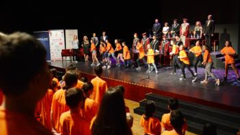 Na detskej univerzity komenského promovalo 247 študentov - DUK_promocia