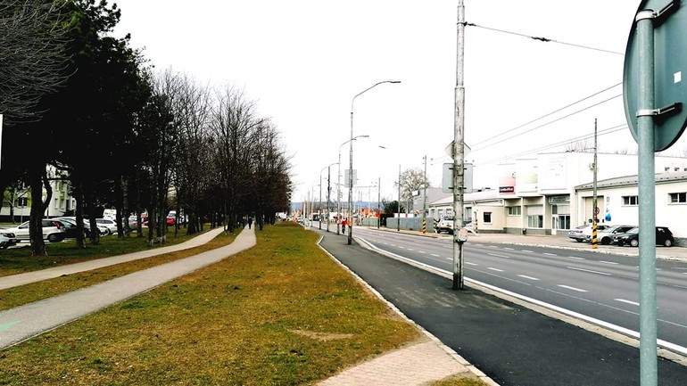 Ulica vo Vrakuni Dvojkrížna