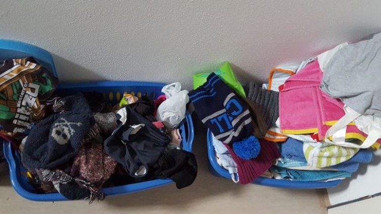 Čo všetko si ľudia dokázali zabudnúť na petržalskej plavárni? - 20170210_131702