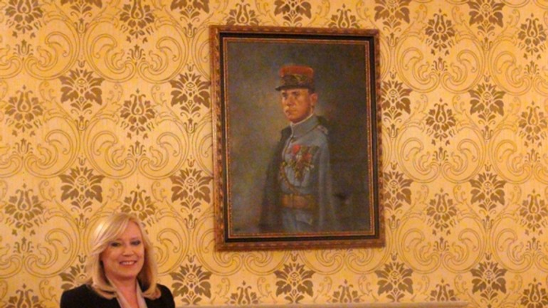 Do arcibiskupského paláca sa vrátil portrét štefánika - Stefanik1